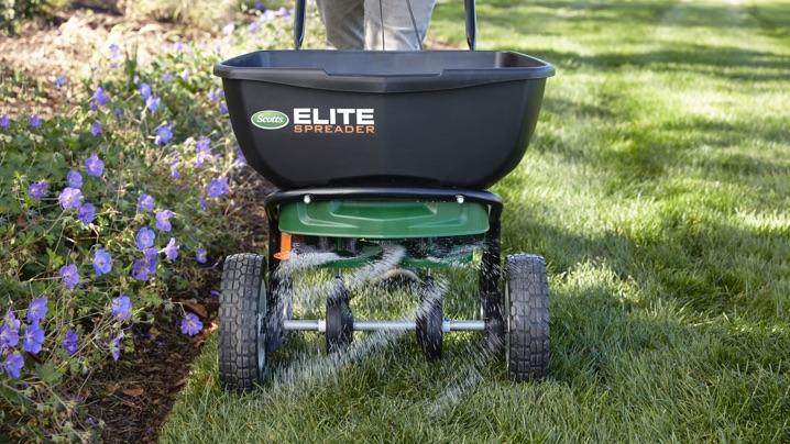 Best Lawn Spreader For Home Use: - Our Top Picks 2022 Best Lawn Spreader For Home Use: - Our Top Picks 2022