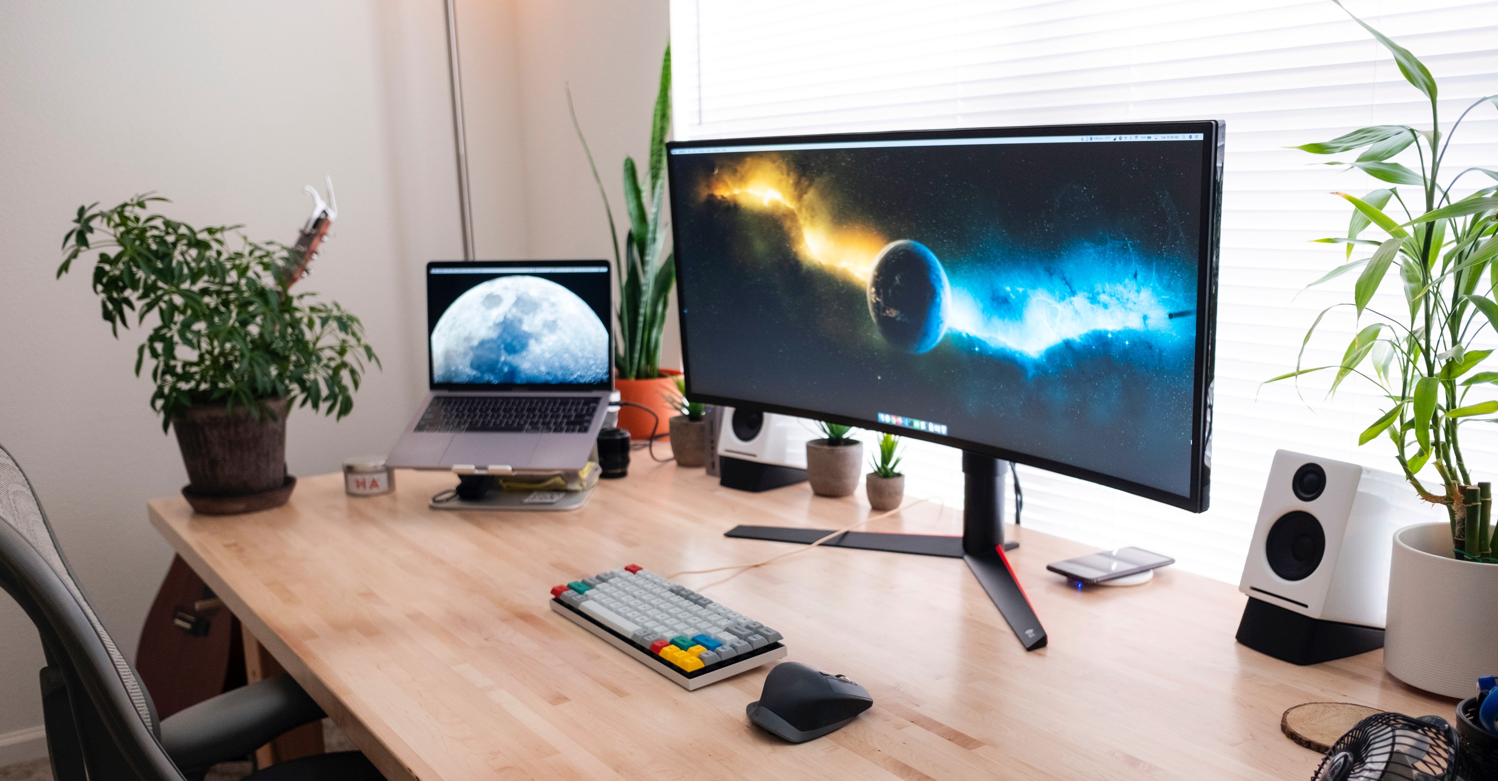 IPS vs LED Monitor: What Are The Differences? IPS vs LED Monitor: What Are The Differences?