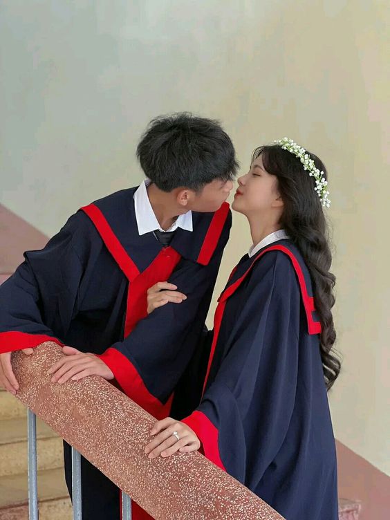 Tư vấn trang điểm và làm tóc phù hợp cho ảnh kỷ yếu cấp 3