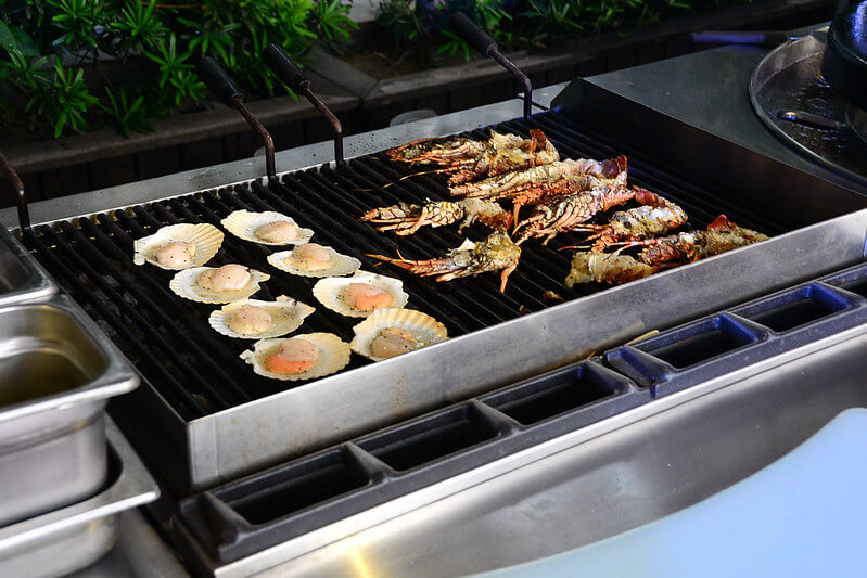 How To Clean A Flat Top Grill - The Ultimate Beginner's Guide How To Clean A Flat Top Grill - The Ultimate Beginner's Guide