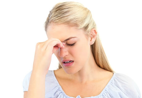 Có nhiều nguyên nhân dẫn tới tình trạng co giật ở mắt nhưng có thể dây thần kinh của bạn đang bị tổn thương