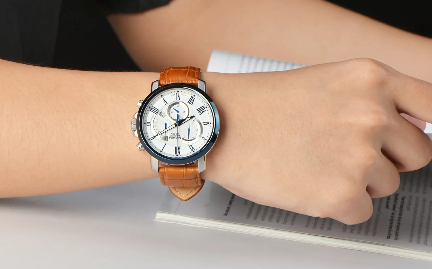 Casio Beside dây da - dòng đồng hồ ấn tượng dành cho phái mạnh.