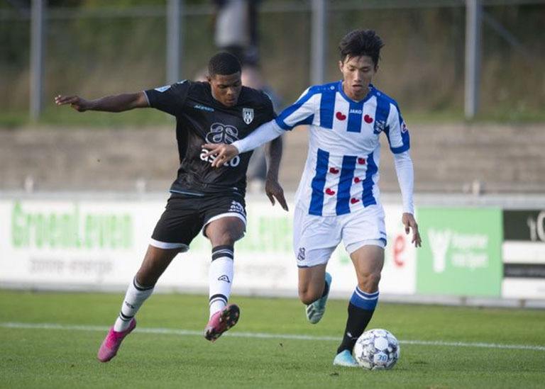 Văn Hậu đã thi đấu hết sức góp phần vào chiến thắng cho Heerenveen