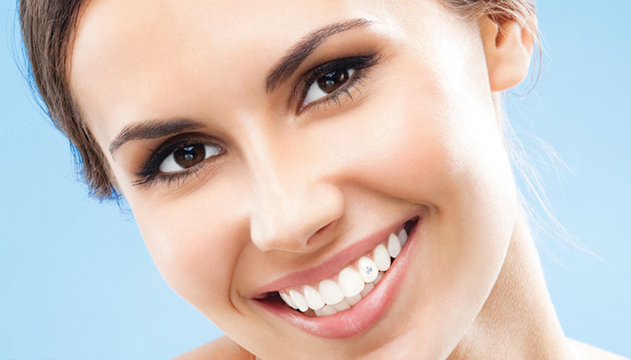 Đá được gắn trên bề mặt của răngĐá được gắn trên bề mặt của răng
