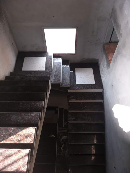 Cầu thang ốp đá granite
