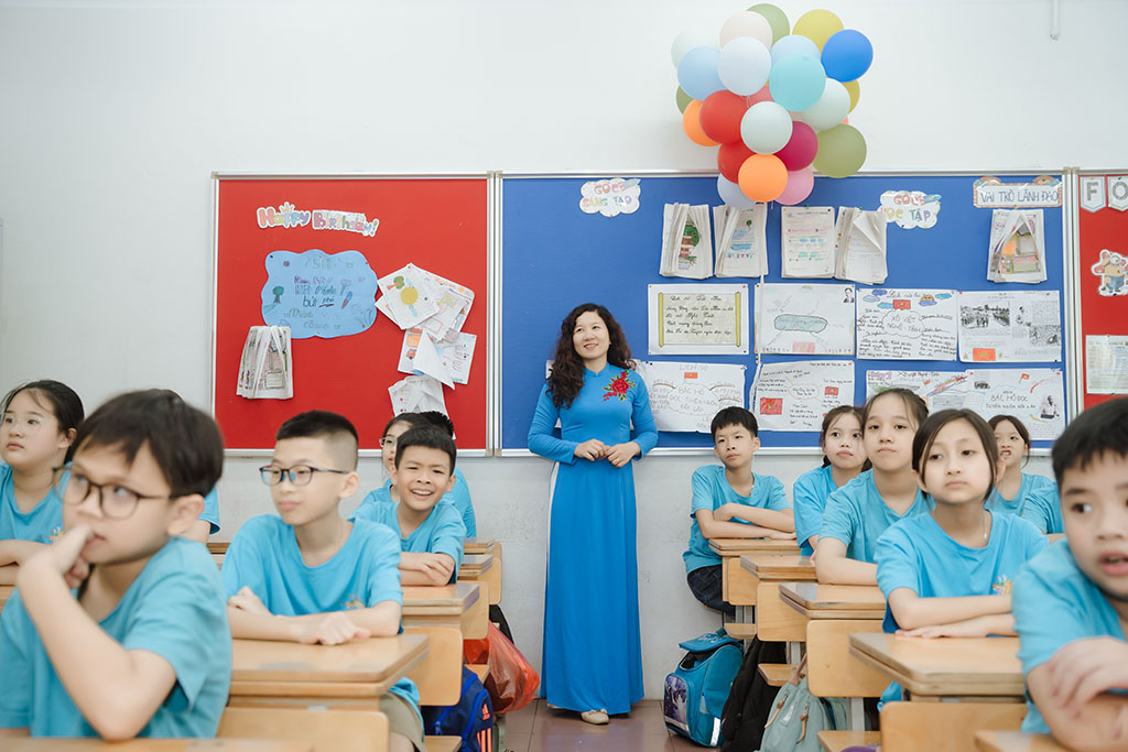 Tạo không gian chụp ảnh kỷ yếu cấp 1 độc đáo tại nhà hoặc trường học