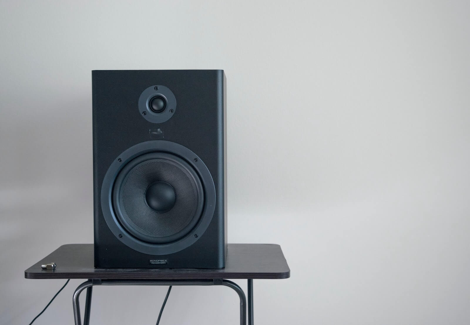 Difference between a subwoofer and a Tweeter Difference between a subwoofer and a Tweeter