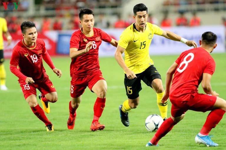 Ở trong nước, lịch thi đấu V - League 2020 đang bị lùi lại do dịch Corona
