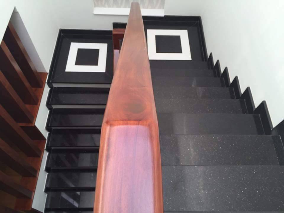 đá hoa cương ốp cầu thang