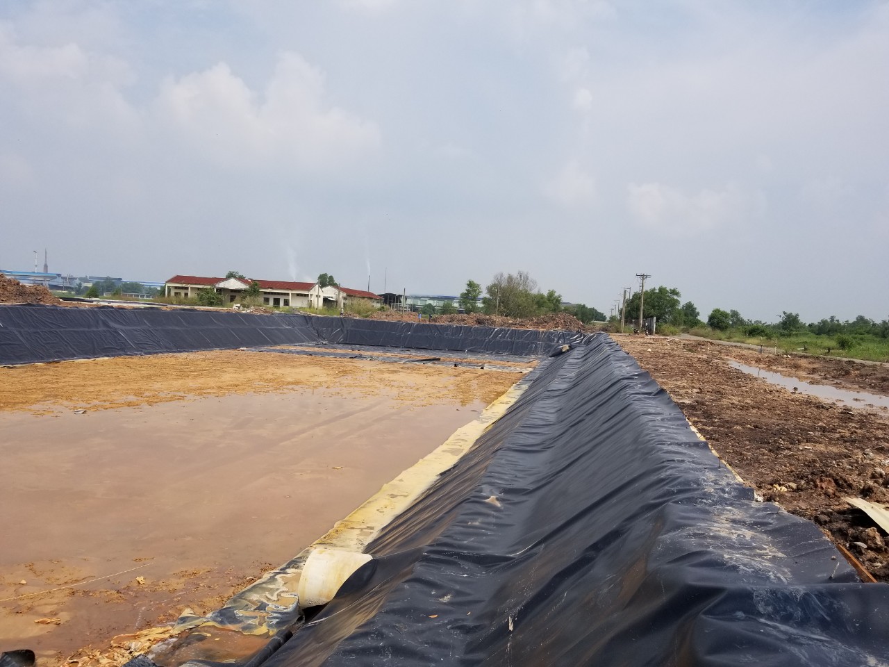 Màng chống thấm hdpe lót hồ chứa nước thải KCN