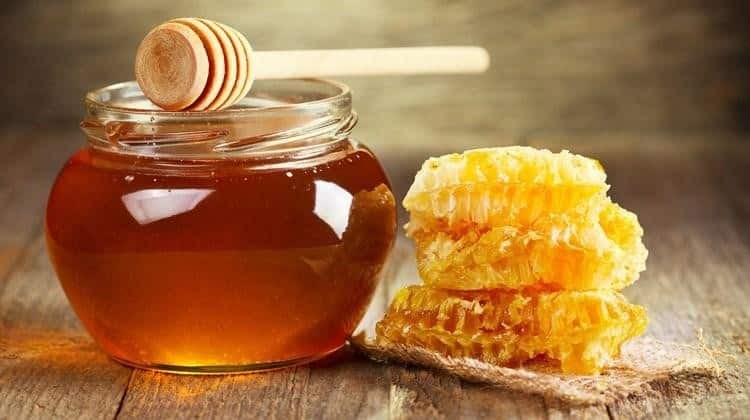 Mật ong giúp khắc phục làn da chảy xệ
