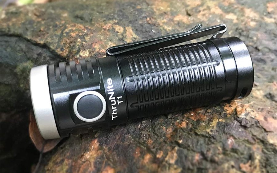 Best Flood Flashlight : Review And Buying Guide Best Flood Flashlight : Review And Buying Guide