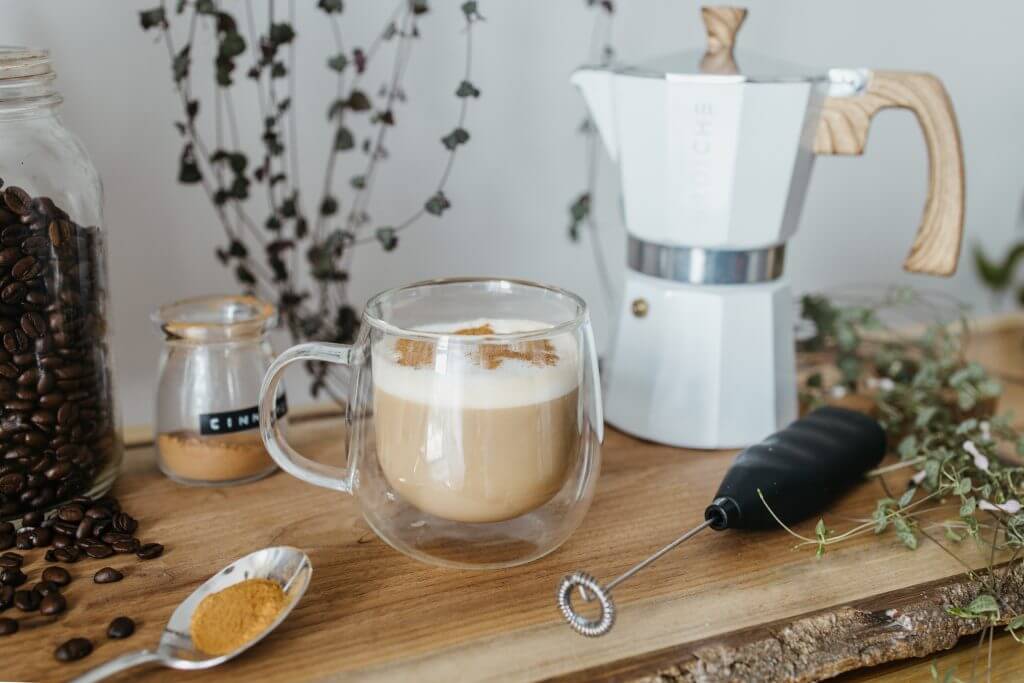 Flat White vs Latte: What Makes These Flat White vs Latte: What Makes These