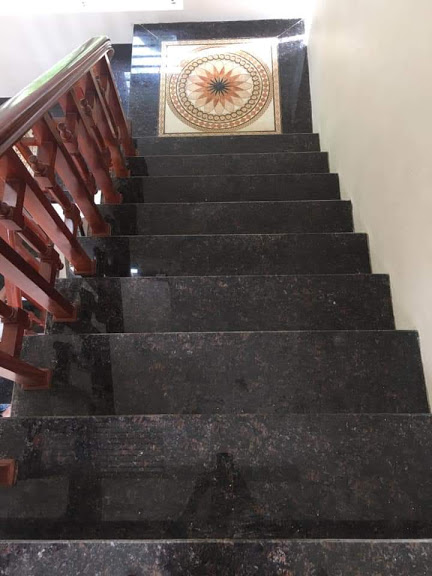 mẫu đá hoa cương ốp cầu thang bộ