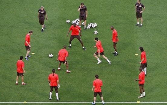 Lối chơi chuyền trong cự ly ngắn được đội bóng Barcelona áp dụng hiệu quả