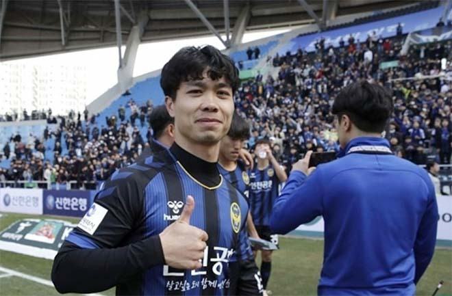 Công Phượng thi đấu trong màu áo của CLB xứ Hàn Incheon United