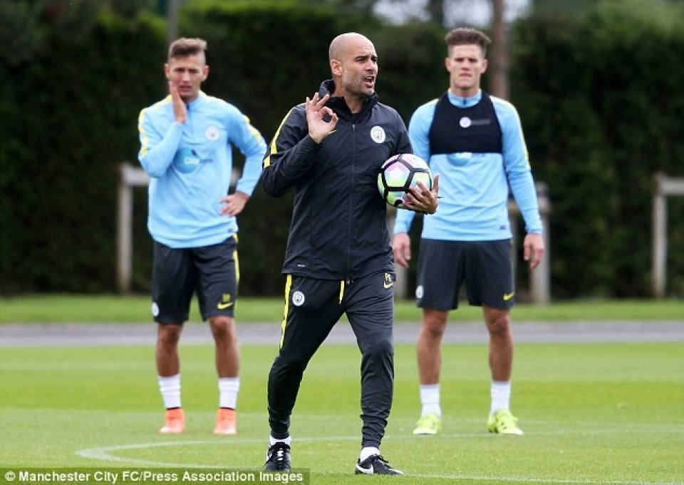 Huấn luyện viên Pep Guardiola hưởng lương cao nhất