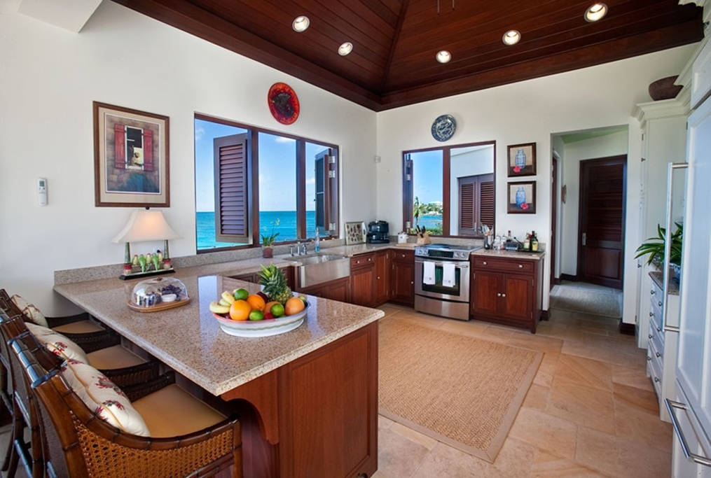 Phong thủy cửa ra vào tối kỵ thiết kế cửa chính đối diện cửa sau ngôi nhà