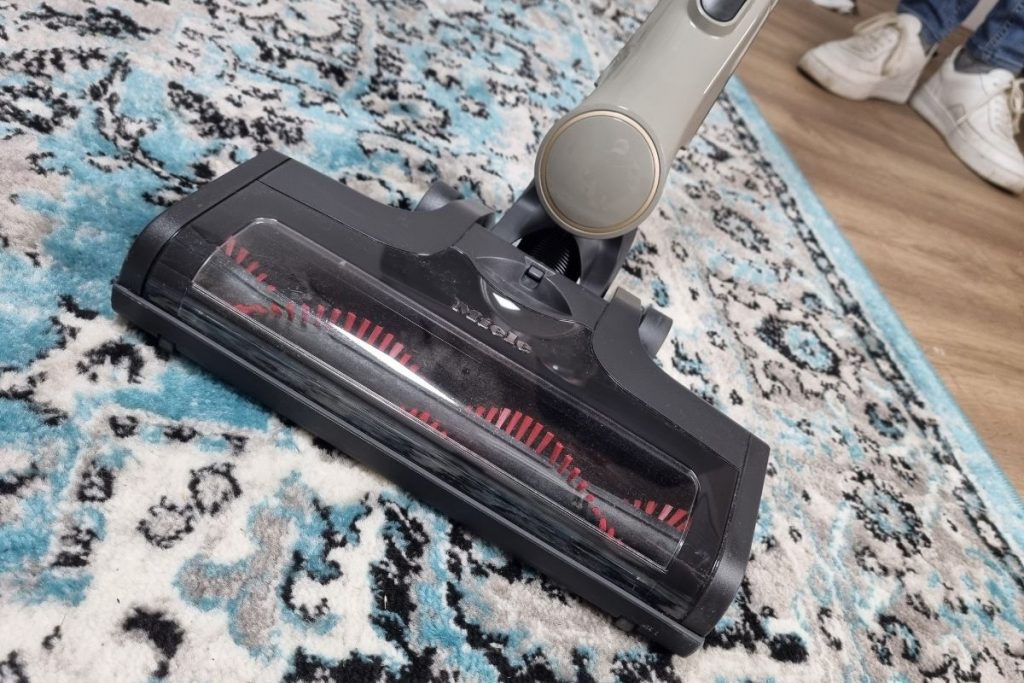 12 Best Vacuum For Long Carpet in 2023 Top Brands Review