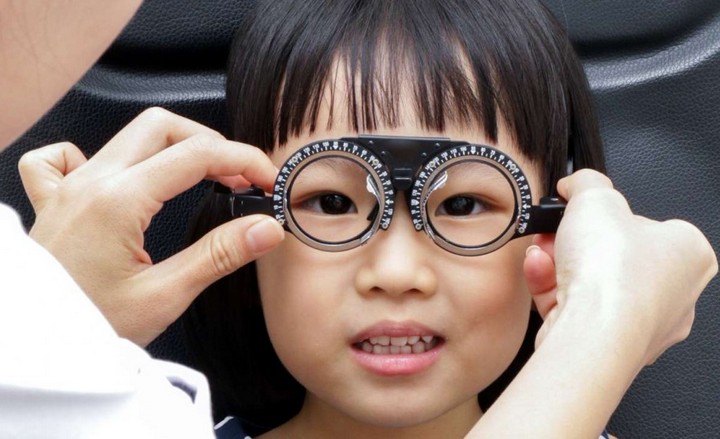 Nguyên nhân và cách phòng tránh cận thị cho học sinh