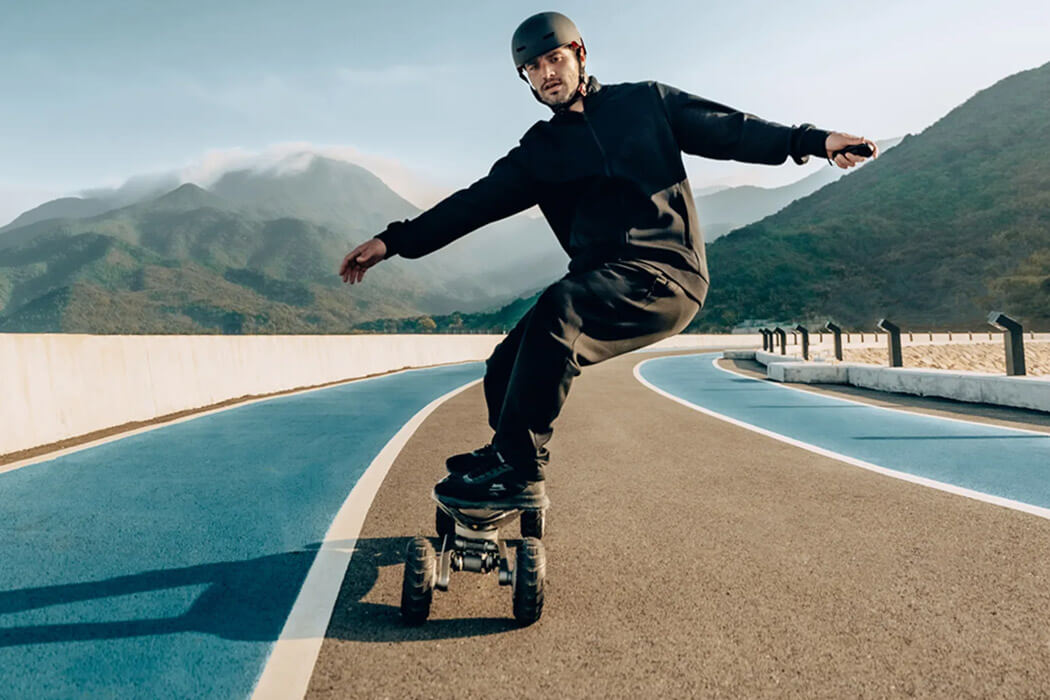 How many hours a day should I practice skateboarding? How many hours a day should I practice skateboarding?