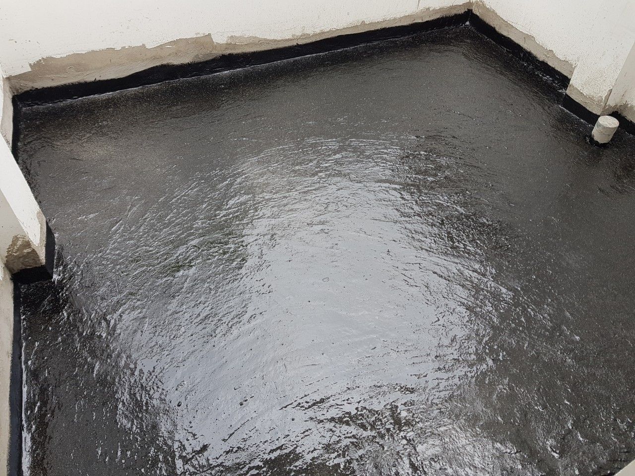 Chống thấm bếp nhà hàng bằng keo chống thấm