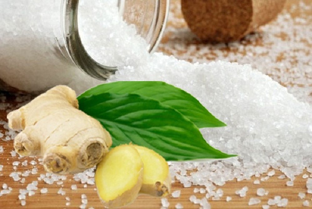 Mất ngủ ngâm chân với muối có hết không?
