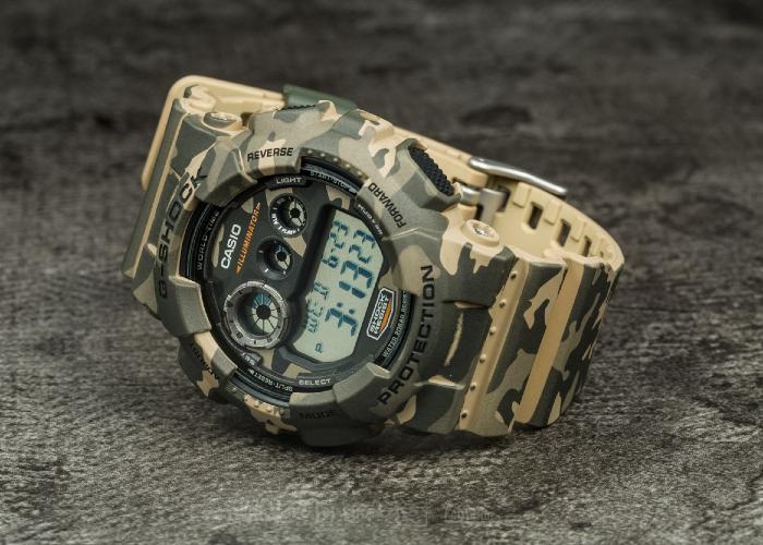 Phong cách cá tính, lạ mắt của chiếc đồng hồ điện tử Casio GD-120CM-5.