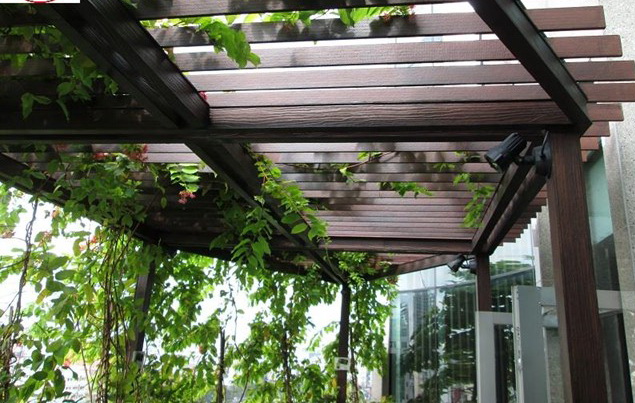 Những đặc tính nổi bật của giàn hoa gỗ nhựa ngoài trời