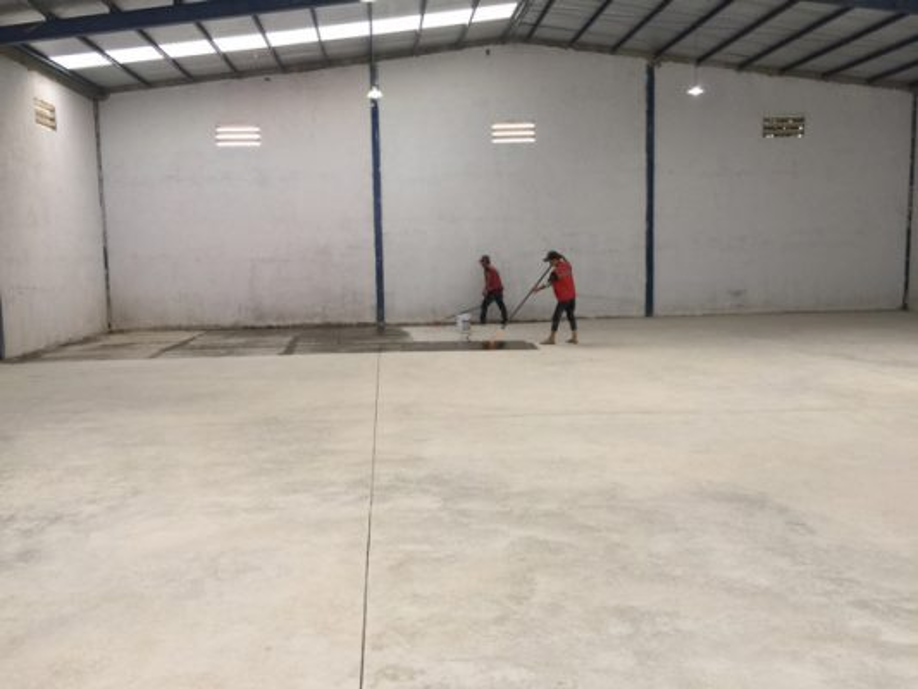 chuẩn bị bề mặt trước khi sơn Epoxy