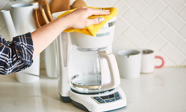 How Much Current Does A Coffee Maker Draw? How Much Current Does A Coffee Maker Draw?