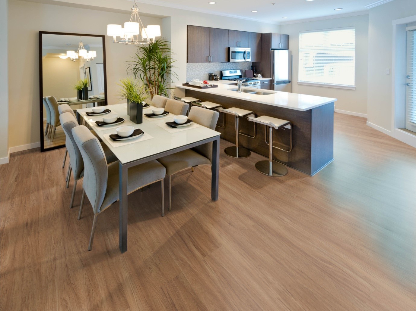 JanHome có dịch vụ chăm sóc khách hàng trước và sau bán hàng chuyên nghiệp