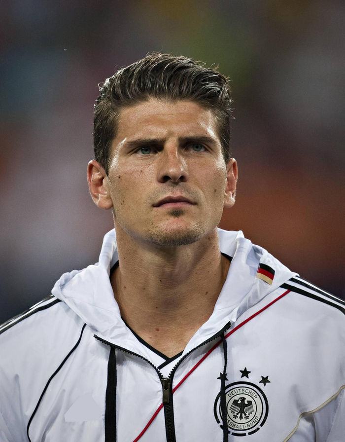 Mario Gomez và nỗi sợ hát quốc ca