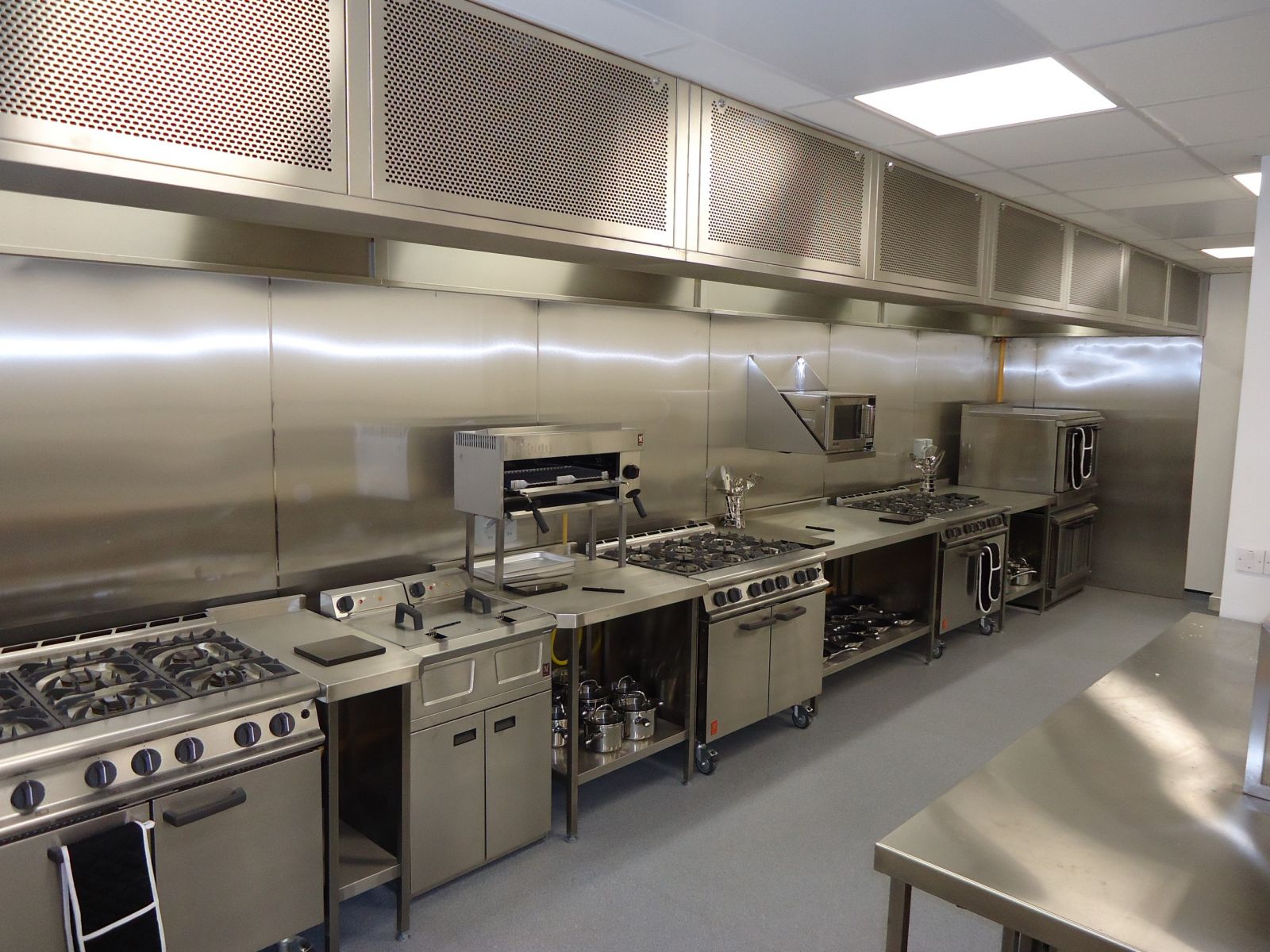 Những điều cần biết về lắp đặt hút khói công nghiệp.