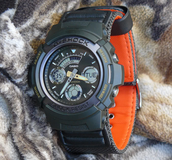 G Shock AW-591MS-1ADR với gam màu đen chủ đạo kết hợp trắng, cam vô cùng cá tính, mạnh mẽ