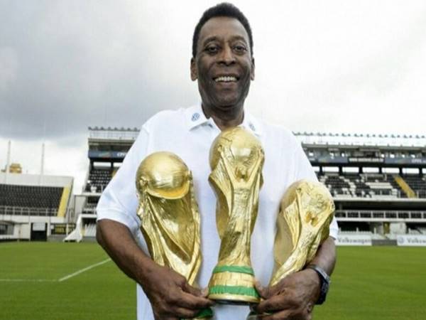 Huyền thoại bóng đá Pele với sự nghiệp quốc tế đỉnh cao