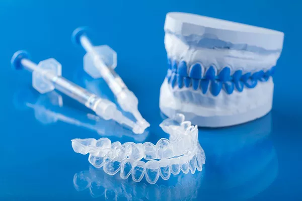 Máng tẩy trắng răng thường chỉ có một kích cỡ