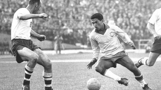 Tiền vệ phải Garrincha