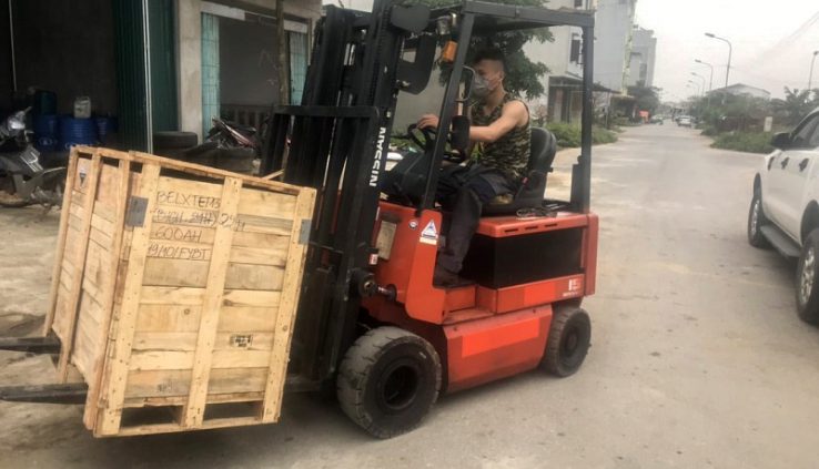 Xe nâng tay điện và những lợi ích khi sử dụng là gì