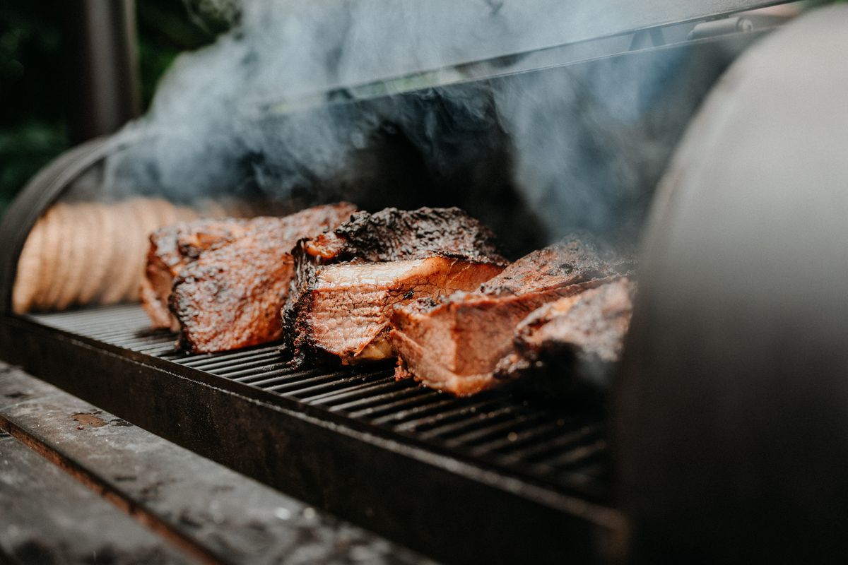 Top 14 Best Electric Smokers For Beginners Features, Reviews, and FAQs Top 14 Best Electric Smokers For Beginners Features, Reviews, and FAQs